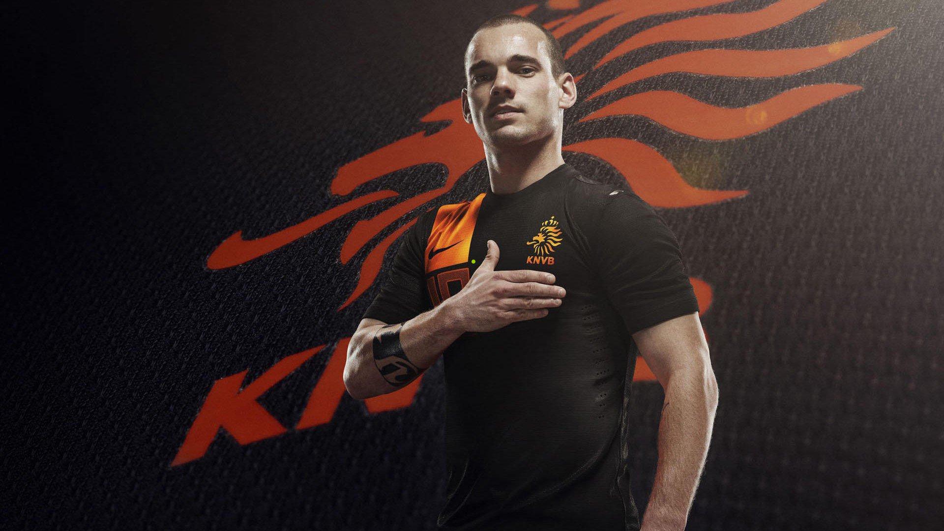 C罗创足坛罕见纪录,本世纪左脚进球数跻身历史前五,唯一非左脚球员上榜