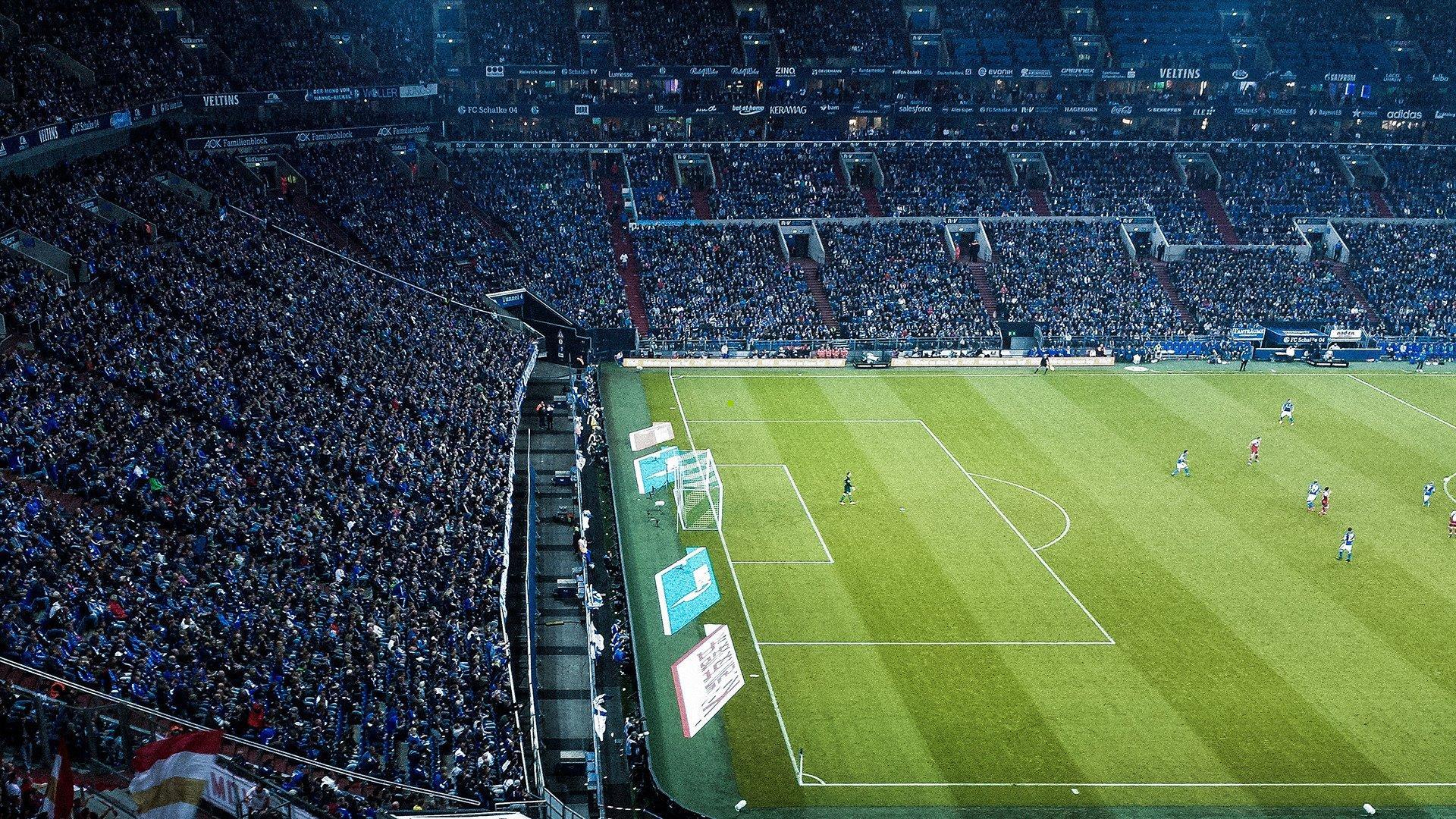 中超激战，徐新郭田雨破门，费莱尼双响助泰山4比2击败深足，豪取关键三分